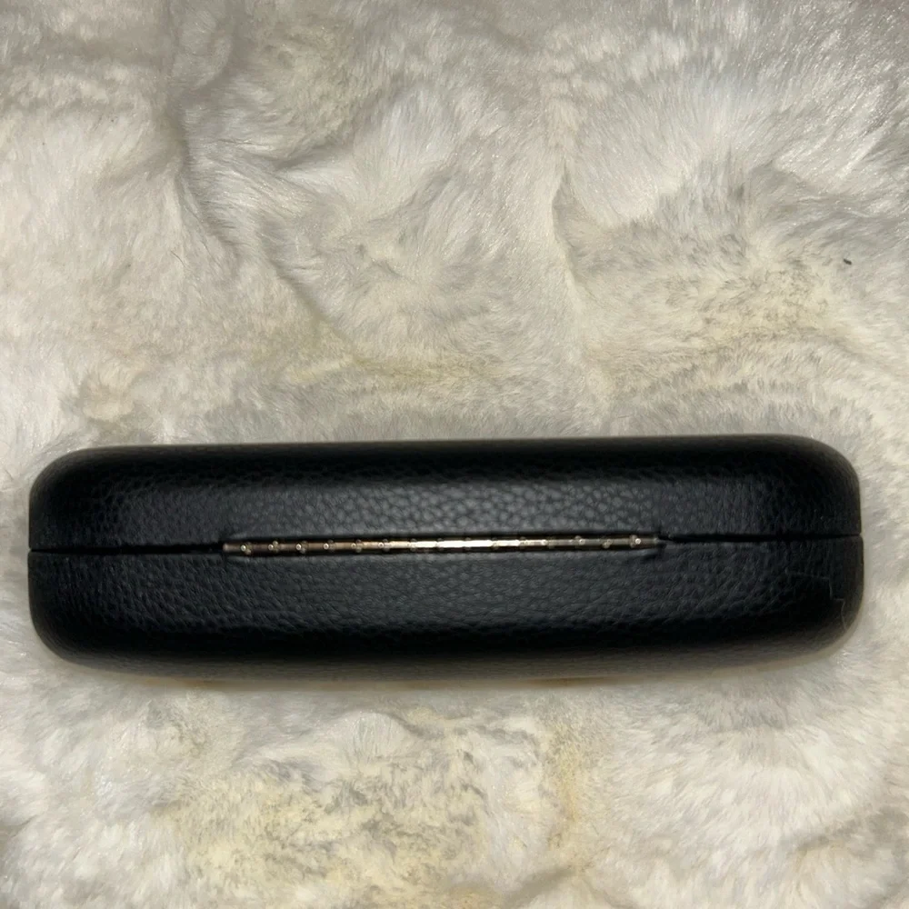 Oakley Unisex Vintage Black Hardshell Sunglass Case with Clamshell Closure
